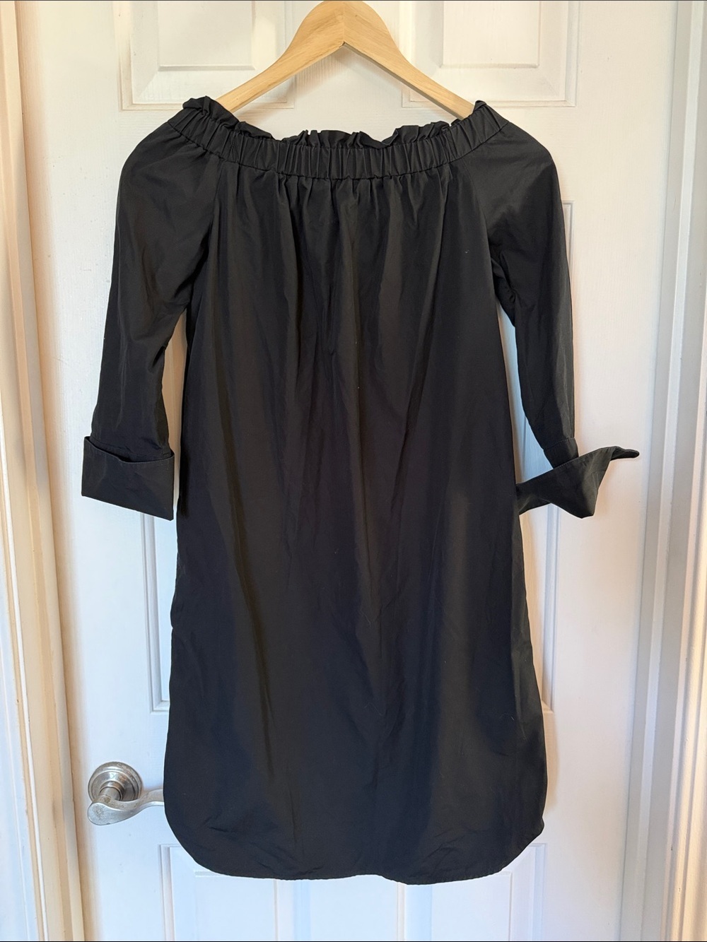 Barneys New York Black Off-Shoulder Long Sleeve Dress size 4